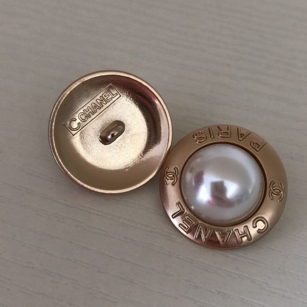 BT9693 22mm metal inlaid pearl new CC button