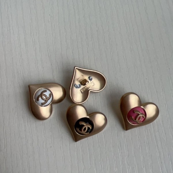 BT9699 20mm heart-shaped CC metal button