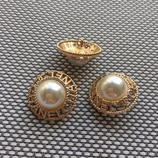 BT9791 24MM Metal New CC Gold with Pearl Button