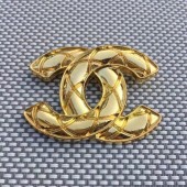 BT9824 39mmX51mmGolden CC brooch