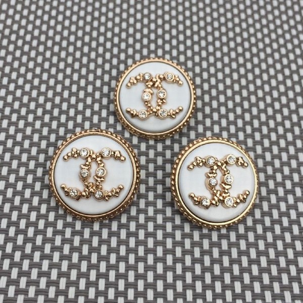 BT9827 20mm New CC Gold Diamond Set Hand sewn Button