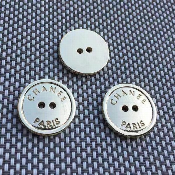 BT9848 23mm 2-hole gold button Vintage Chanel Buttons