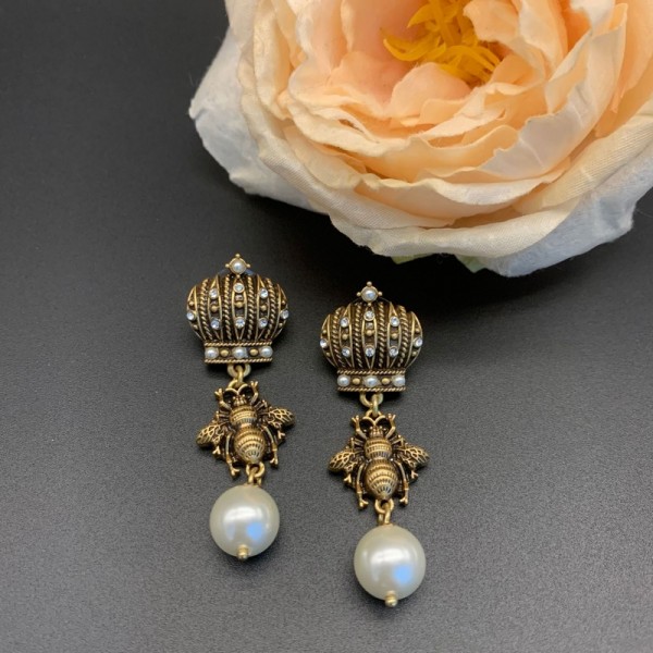 ES9836 Medieval court style vintage high-end jewelry, bees, grand sweaters, earrings ES9836 Medieval court style vintage high-end jewelry, bees, grand sweaters, earrings