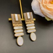 ES9837 Retro exaggerated design, high-end temperament, light luxury with pearl inlaid earrings