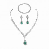 JS9791 Advanced and sparkling diamond necklace, earrings, and bracelet set for brides to wear in their wedding dresses