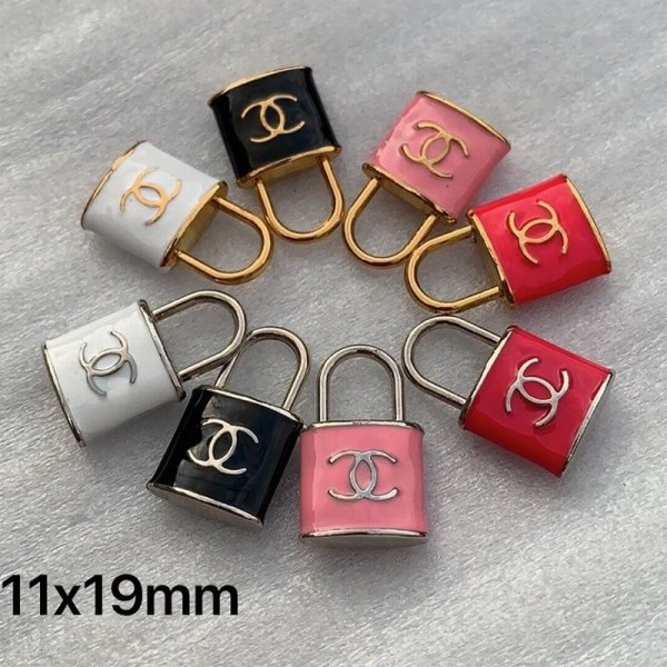 PS9836 CC Lock design Clothing accessory pendant 0.43"*0.75 (11*19mm)