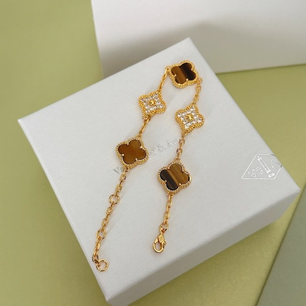 PB9887 Gold plated lucky grass shaped bracelet