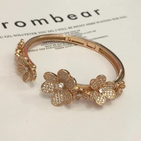 PB9920 Gold plated gemstone inlaid flower bracelet