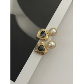 VE9867 Heart shaped pearl jewelry earrings