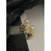 VE9867 Heart shaped pearl jewelry earrings