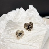 VE9869 Heart shaped gold-plated Chanel earrings