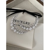 VE9881 Half moon pearl inlaid earrings