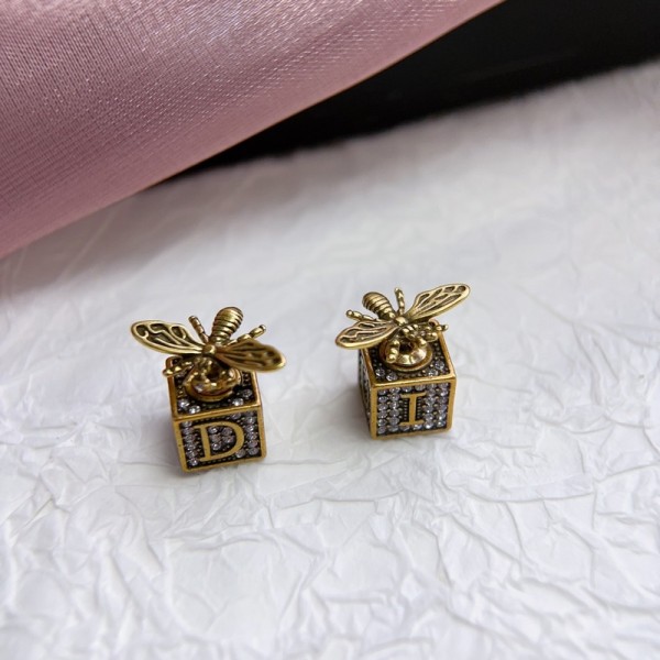 VE9896 Bee Square shaped inlaid with jewelry Dior earrings