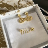 VE9908 Gilded Dior earrings