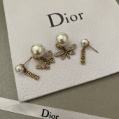 VE9925 Gold plated asymmetric moth pearl Dior earrings