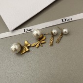 VE9925 Gold plated asymmetric moth pearl Dior earrings