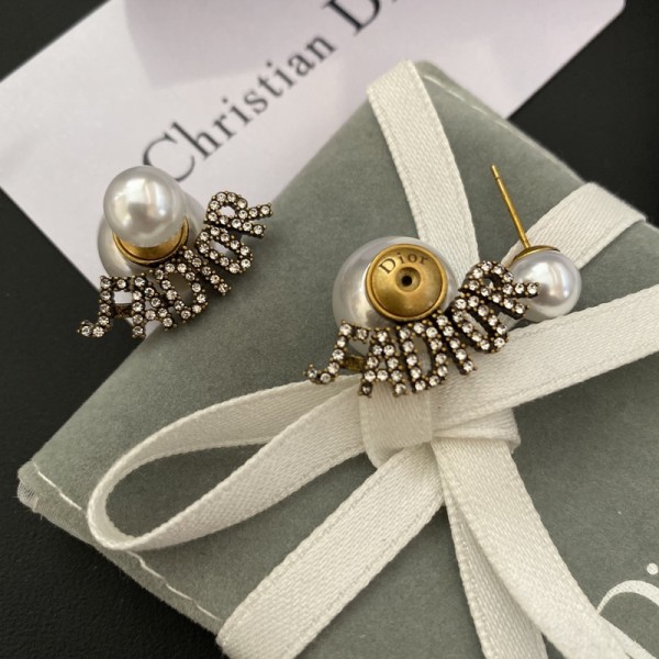 VE9932  Pearl brass gold-plated Dior earrings