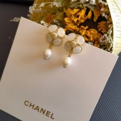 VE9952 Chanel earrings with pearl pendant