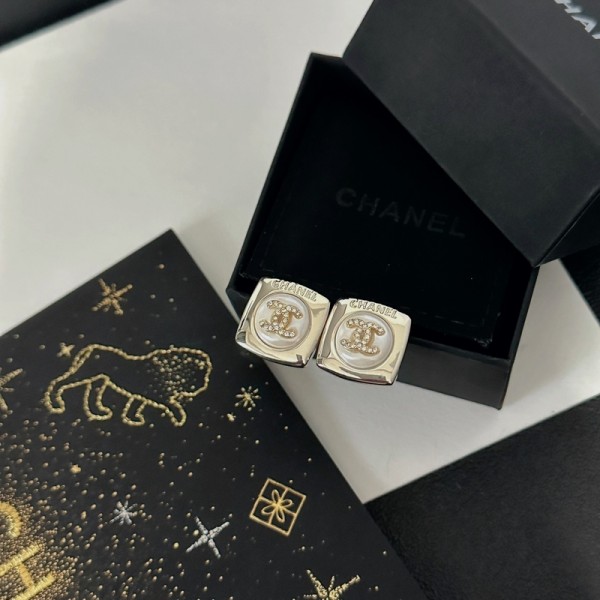 VE9954 Chanel square inlaid earrings