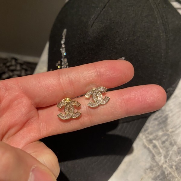 VE9966 Chanel Mini Zircon Earrings