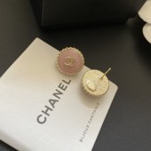 VE9971 Vintage Chanel Gold Plated Earrings