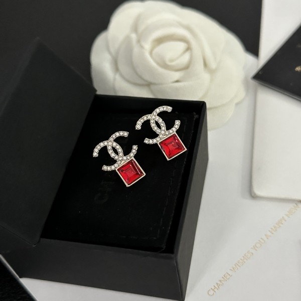 VE9984 Chanel rhinestone earrings