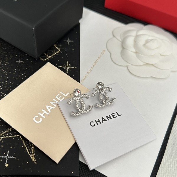 VE9985 Chanel rhinestone earrings