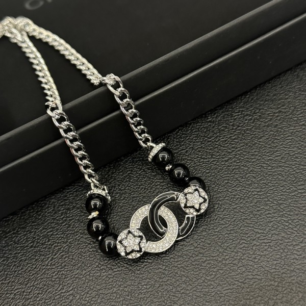 VN9993 Chanel necklace with platinum plating and diamond inlay