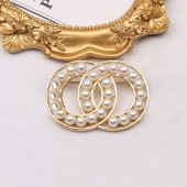 XZF9871 CC Luxury women's and men's geometric designer electroplated gold and silver inlaid pearl alloy brooch