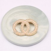 XZF9876 CC Luxurious geometric design brooch, alloy brooch inlaid with rhinestones and pearls