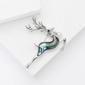 XZ81124711086057 2025 European and American atmospheric alloy pearl shell elk shaped brooch fashionable and versatile women's suit cardigan chest flower jewelry brooch XZ81124711086057 2025 European and American atmospheric alloy pearl shell elk shaped brooch fashionable and versatile women's suit cardigan chest flower jewelry brooch