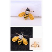 XZ58108928986445 Cute European and American Mini Bee Brooch with Water Diamond and Enamel Dripping Oil Craft Versatile Jewelry Alloy Insect Pin