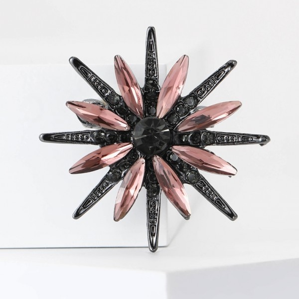 XZ81117360794990 Fashionable and exquisite alloy rhinestone octagonal star brooch with versatile temperament, suitable for women's suits, dresses, chest flower accessories, brooch XZ81117360794990 Fashionable and exquisite alloy rhinestone octagonal star brooch with versatile temperament, suitable for women's suits, dresses, chest flower accessories, brooch