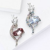XZ70503185580898 Exquisite alloy k9 rhinestone crystal deer carrying treasure shaped brooch, high-end versatile women's clothing chest flower jewelry brooch XZ70503185580898 Exquisite alloy k9 rhinestone crystal deer carrying treasure shaped brooch, high-end versatile women's clothing chest flower jewelry brooch