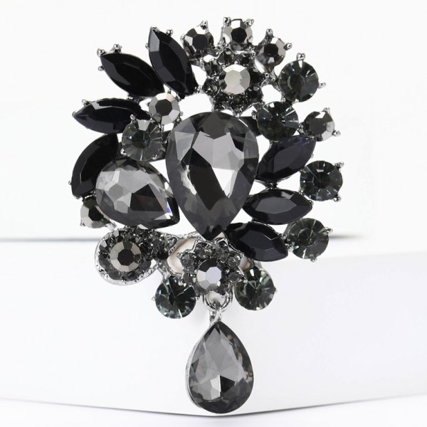 XZ58147746810013 European and American fashion creative alloy rhinestone medium-sized rhinestone brooch exquisite and versatile women's clothing chest flower jewelry brooch XZ58147746810013 European and American fashion creative alloy rhinestone medium-sized rhinestone brooch exquisite and versatile women's clothing chest flower jewelry brooch
