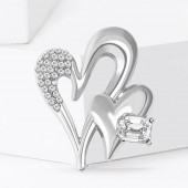 XZ68148549690610 European and American minimalist alloy smooth diamond inlaid heart-shaped brooch, cool style women's suit coat chest flower jewelry brooch