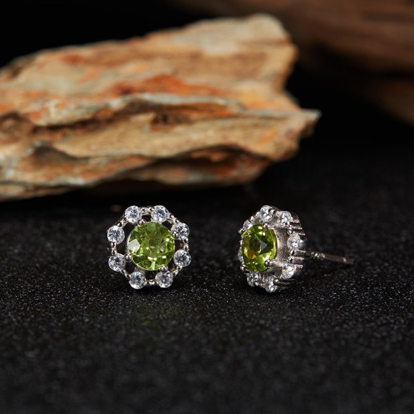 NL9942-2 S925 Women's Pure Silver Olivine Earrings NL9942-2 S925 Women's Pure Silver Olivine Earrings