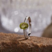 RS9933 S925 pure silver natural olivine ring RS9933 S925 pure silver natural olivine ring